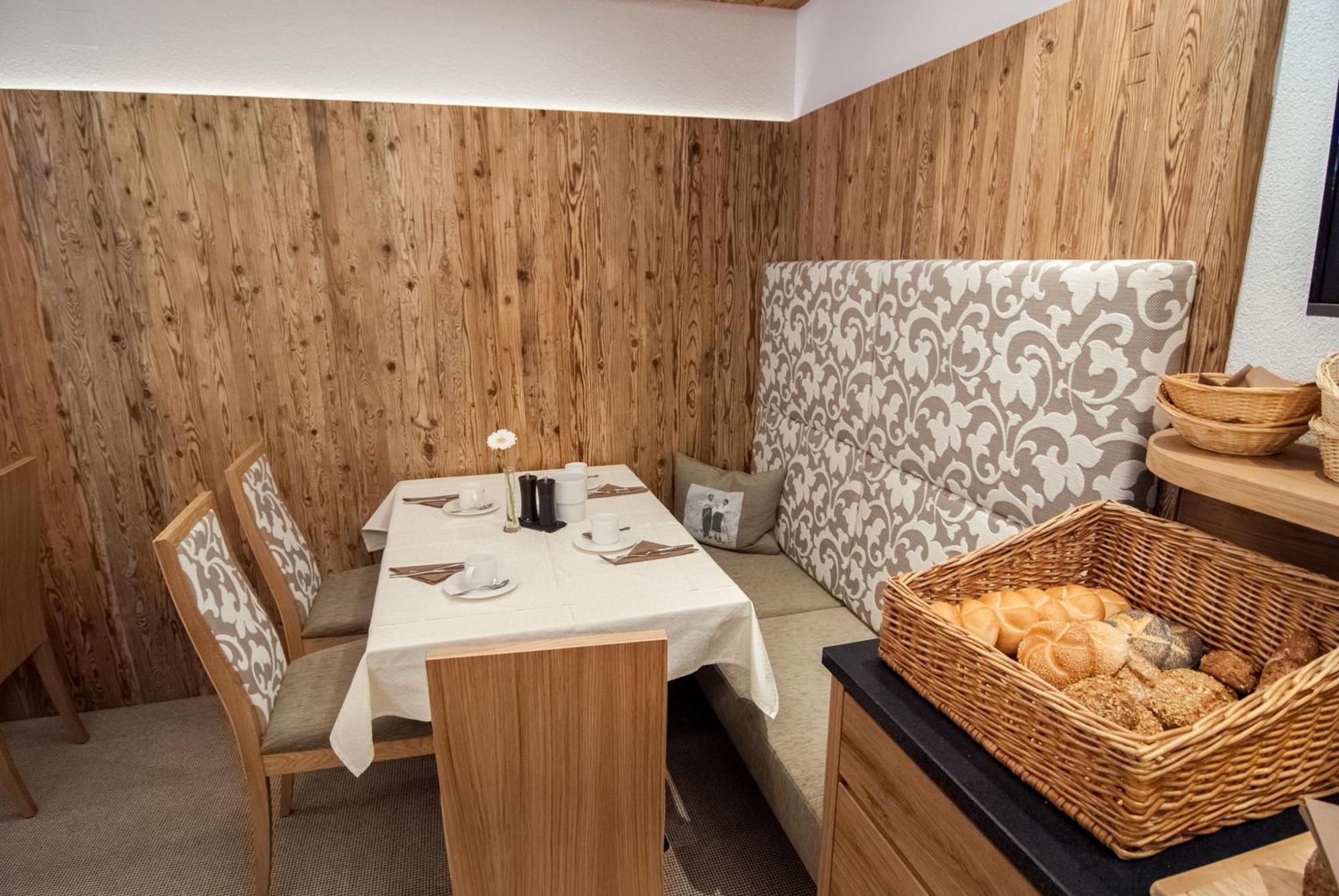 Hotel Garni Mirabell Ischgl Dış mekan fotoğraf